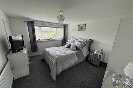 2 bedroom semi-detached house to rent - Photo 4