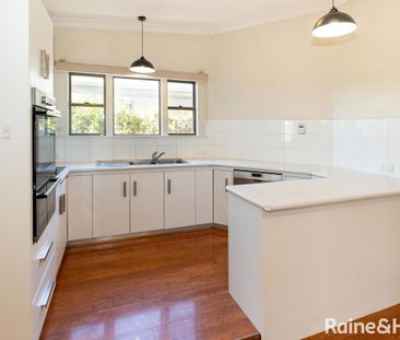 PERFECTLY POSITIONED - Photo 4