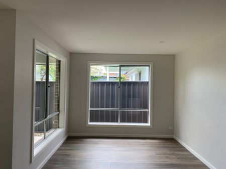 Modern duplex in Lake Munmorah - Photo 3