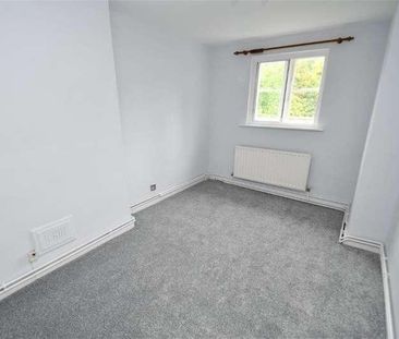 Bedroom Terraced Cottage In Godalming, GU7 - Photo 2