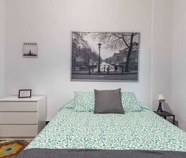 Calle de la Virgen del Puig, Valencia, Valencian Community 46011 - Photo 2