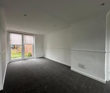 3 bedroom end of terrace house to rent - Photo 1