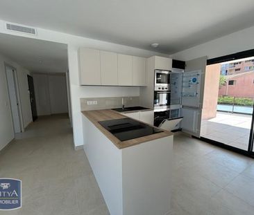 Location Appartement 4 pièces 93m² ST RAPHAEL 83700 - Photo 3