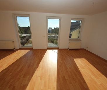 3-Zi.-Wohnung mit Balkon und Laminat MD ... - Photo 1