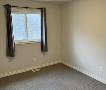 For Lease - 36 Damude Avenue, Thorold, Ontario - Photo 5