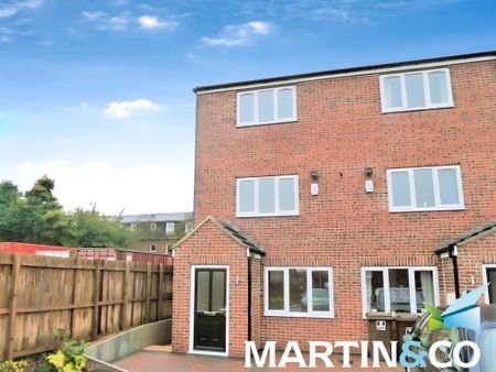 4 bedroom townhouse to rent - Photo 2