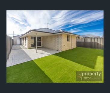 7 Outback Road, Banksia Grove, WA 6031 - Photo 6