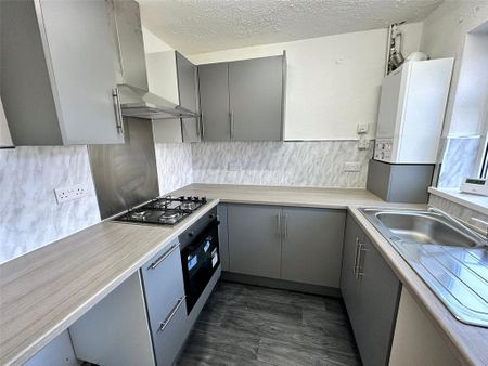 2 bedroom semi-detached house to rent - Photo 3