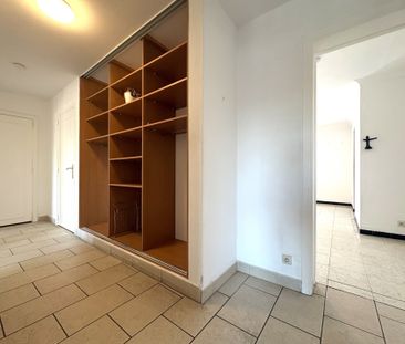 Ruim appartement met 3 slpks en garage in Harelbeke - Photo 4