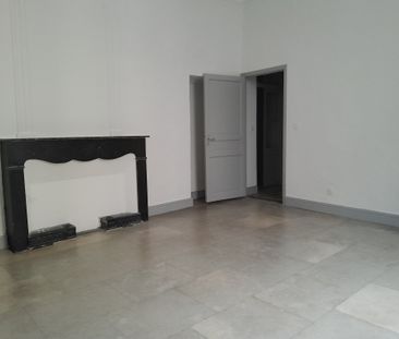 Location Appartement 4 pièces 86m² NIMES 30000 - Photo 6