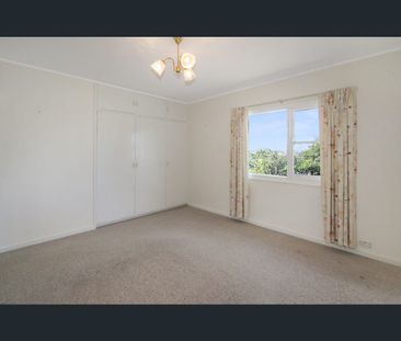5 Geringa Place, Cooma, NSW 2630 - Photo 2