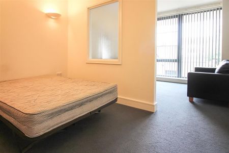1 bedroom flat to rent - Photo 4