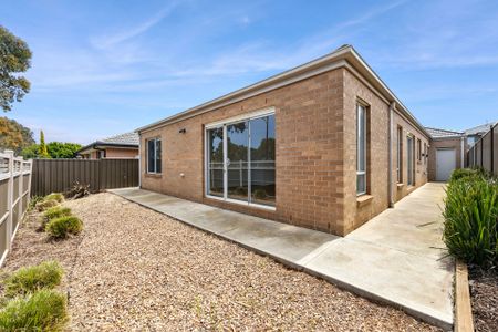 Charming Family Home in a Thriving Location - Photo 4