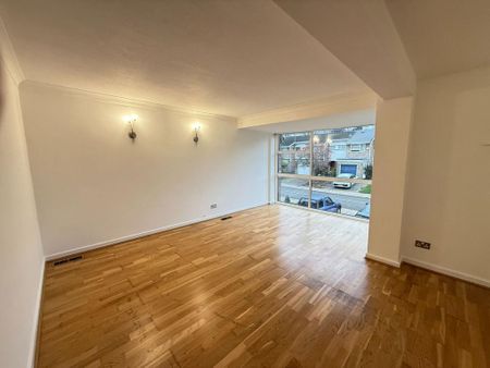 4 bedroom end of terrace house to rent - Photo 2