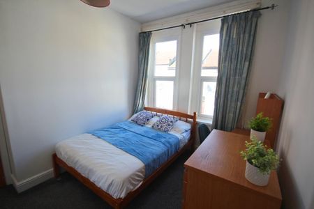 5 bedroom terraced house to rent - Photo 3