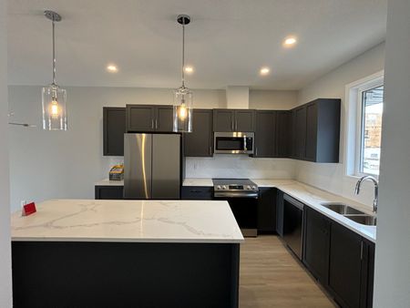 3 Bedroom 1 Den Townhouse in Airdrie - Available November 1, 2025 - Photo 4