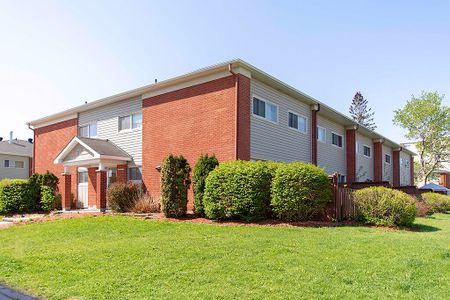 1343 Meadowlands Drive, Parkwood Hills - Fisher glen, Ottawa, ON - Photo 3