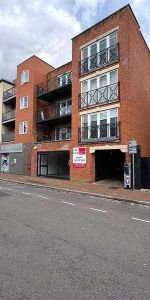 The Theatre House, Camp Road, Farnborough, Hampshire, GU14 - Photo 4