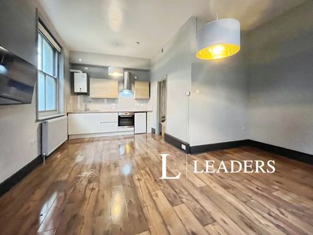 studio to rent The Drive, Hove, East Sussex, BN3 - Photo 3