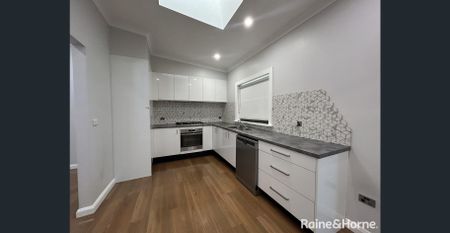 Spacious Family Home - Photo 5