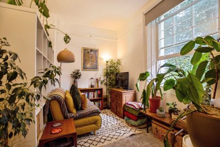 Studio Flat, Church Terrace - First Floor Rear, SE13 - Photo 2