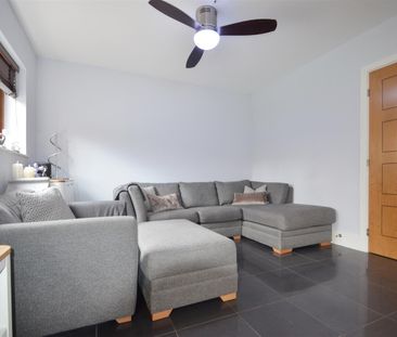 Blagrove Crescent, Ruislip, HA4 - Photo 2