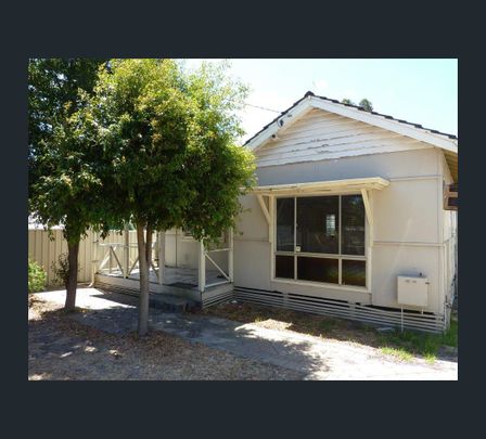 92 Selway Road, Brentwood, WA 6153 - Photo 1