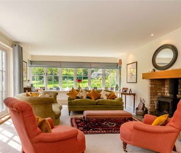 Character family home in a village setting - Photo 1