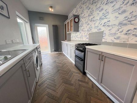 2 bedroom terraced house to rent - Photo 4