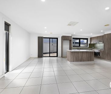 Comfortable Family Home with Generous Shedding - Photo 2