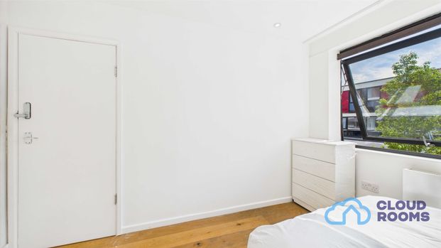 RM1 Eastmead | Farnborough | GU14 7SA - Photo 1