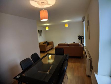 2 bedroom flat to rent - Photo 2