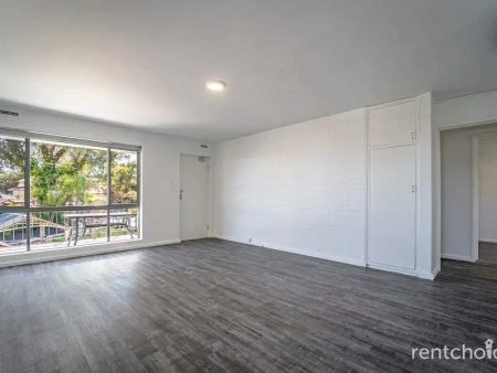 “Apartment in leafy suburb!!” - Photo 2