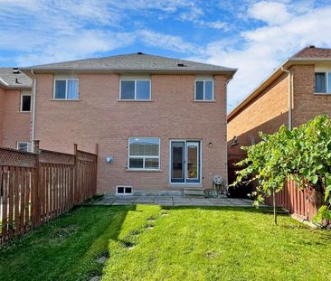 For Lease - 60 Cariglia Trail, Markham, Ontario - Photo 3