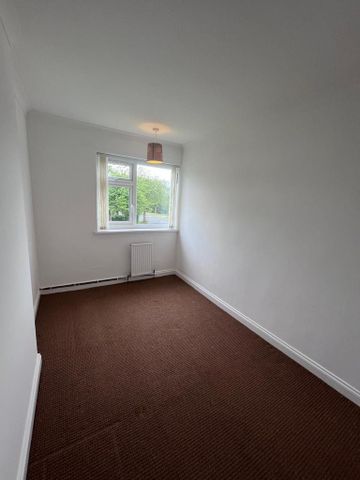 3 bedroom flat to rent - Photo 2
