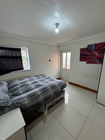 Room in a Shared House, Ellesmere Road, B8 - Photo 5