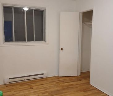 Grand 5 1/2 rénové dans triplex , Montréal ouest - Photo 1