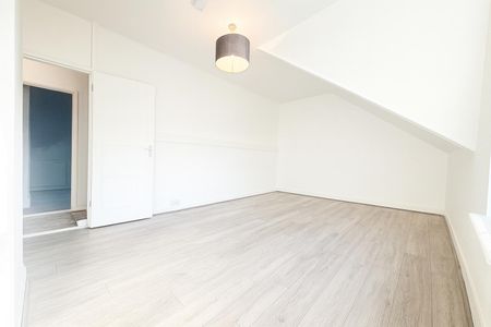 2 Bedroom Flat To Let - HP11 - Photo 4
