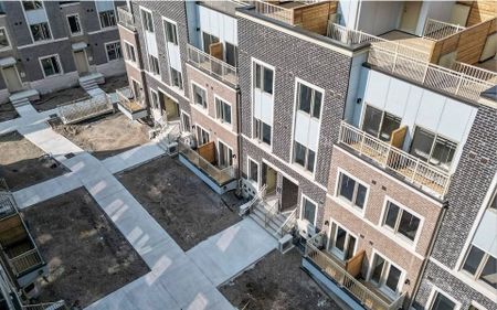 For Lease - 131 HONEYCRISP Crescent Unit# 209, Vaughan, Ontario - Photo 2