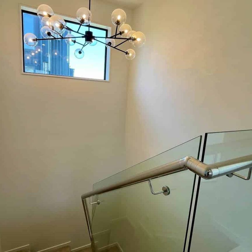 Spacious Family Home with Water Views - Photo 1