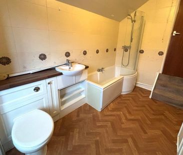 2 bedroom terraced house to rent - Photo 4