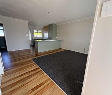 Newly Renovated Three Bedroom Unit - Photo 1