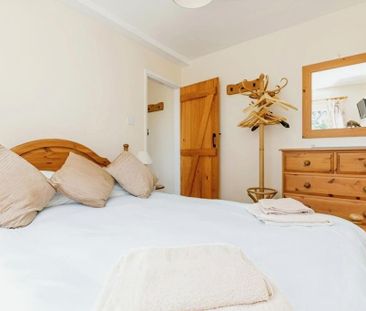 2 bedroom semi-detached house to rent - Photo 6