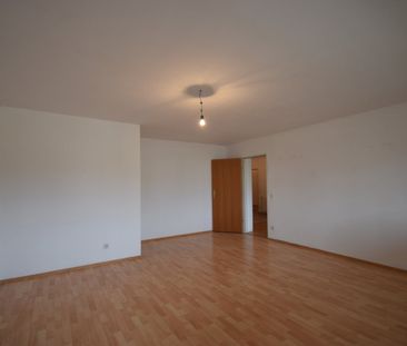 "BERGHEIM - Große helle 2,5 Zimmer Wohnung mit Loggia nähe Lokalbah... - Photo 2