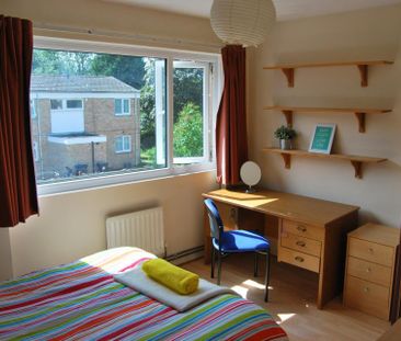 1 bedroom in a house share to rent - Photo 3