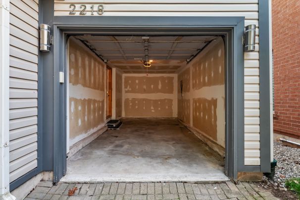 For Lease - 2218 Bluegrass Lane, Burlington, Ontario - Photo 1