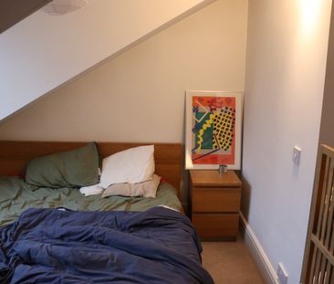 1 Bed Flat, Sheen Road, TW9 - Photo 1
