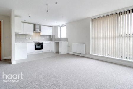2 bedroom apartment to rent - Photo 3