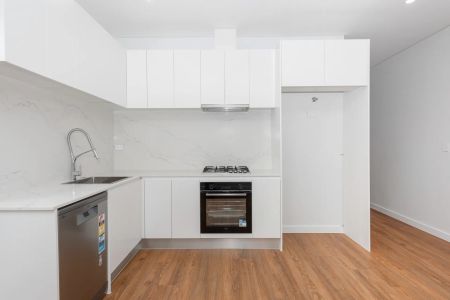 Brand New 2-Bedroom Granny Flat in Prime Toongabbie Location - Photo 3