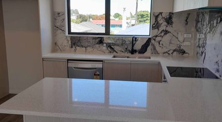 Charming new build in Manurewa - Photo 2